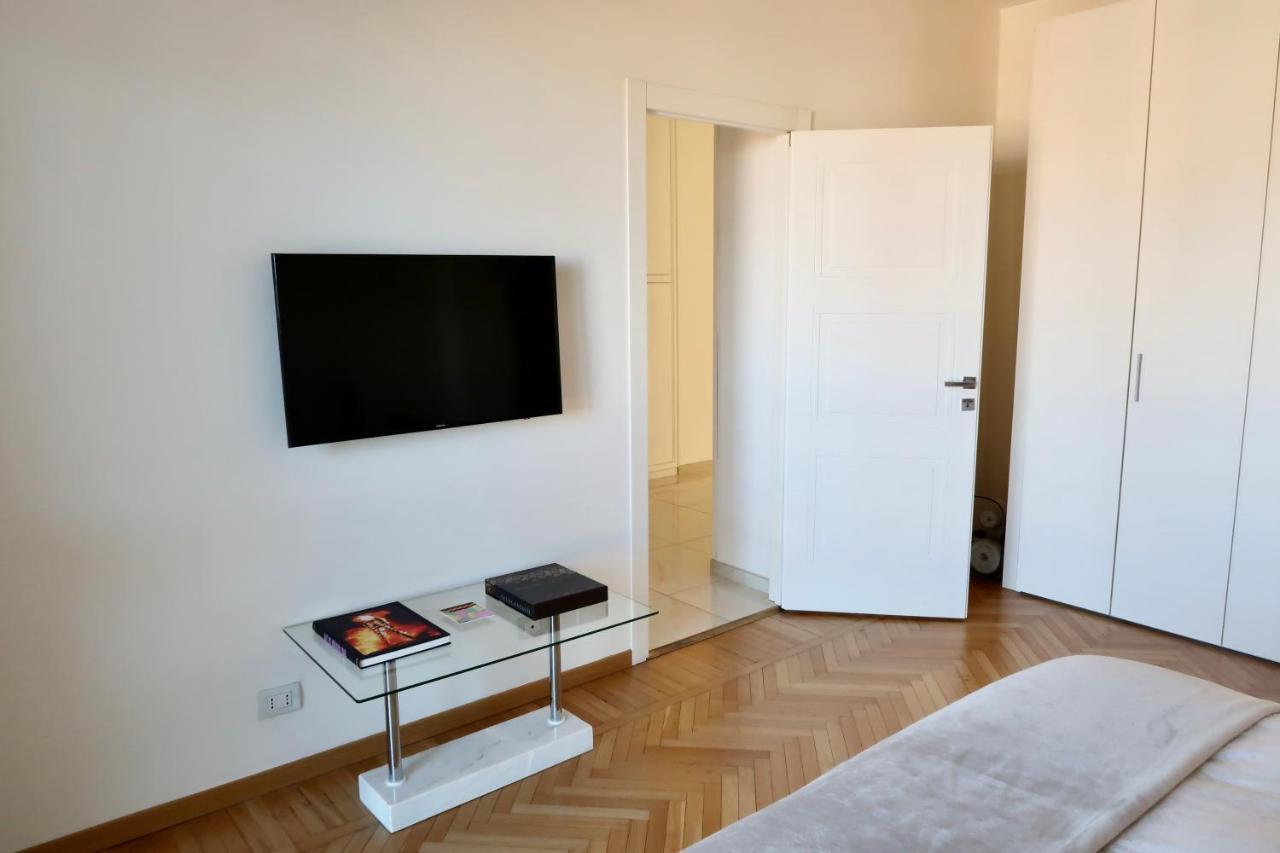 Lux 180Sqm Flat - Entire Last Floor Милано Екстериор снимка