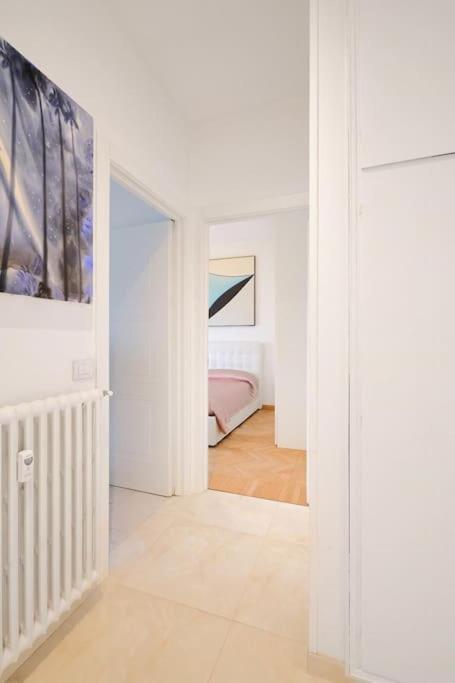 Lux 180Sqm Flat - Entire Last Floor Милано Екстериор снимка